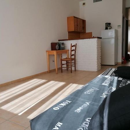 Sainte Maxime Grand Studio Climatise Proche Du Bord De Mer Сен Максим Екстериор снимка