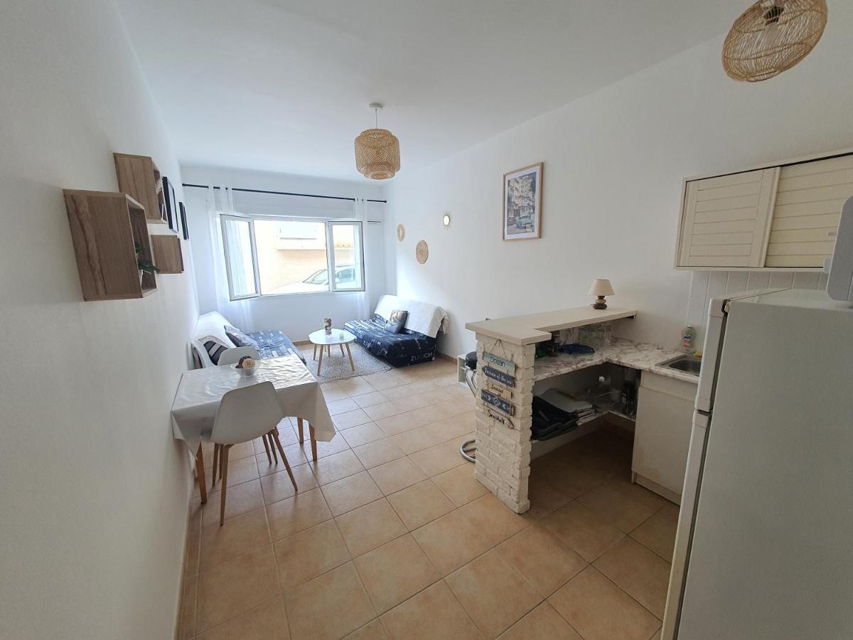 Sainte Maxime Grand Studio Climatise Proche Du Bord De Mer Сен Максим Екстериор снимка
